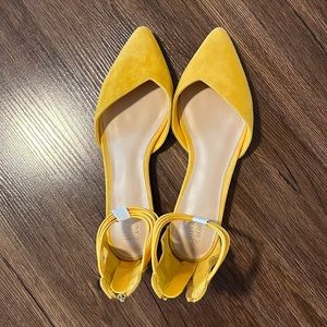 NWOT Bleecker & Bond Sandy Flats, Women’s Size 10M, Yellow